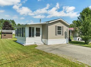 7 1st St, Exeter, NH 03833