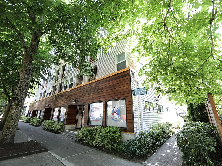 6040 Cali - Spacious 1 & 2 Units | Washer/Dryer | Private Balcony | Lots on Natural Light — Photo 32