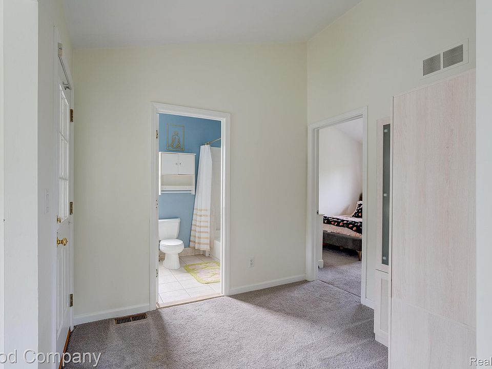 1665 W Troy St, photo 30