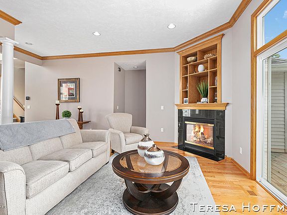 5th image of 2525 Recluse Dr NE