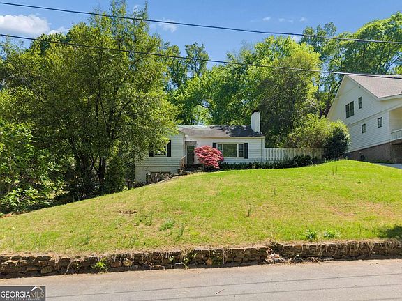 3rd image of 314 Garden Ln NW