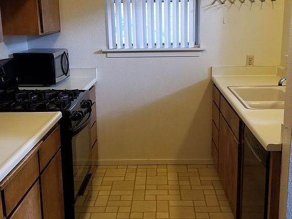 4th image of 214 A St