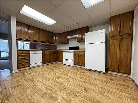 5th image of 609 Masefield Cir