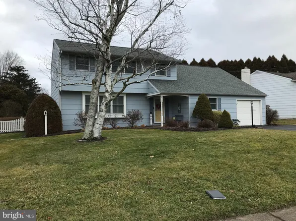 236 Hillcrest Dr, Doylestown, PA 18901