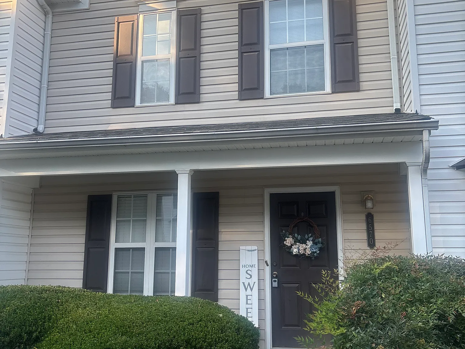 2 bed, 2.5 bath, 1380 sqft, $2,070 — Photo 1
