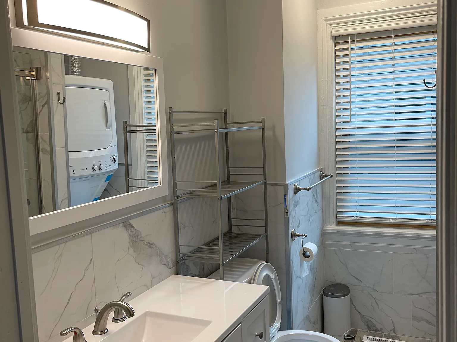 2 bed, 1100 sqft, $1,890 — Photo 2