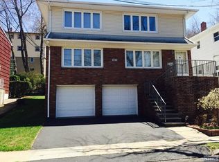 384 Bernard Pl, Ridgefield, NJ 07657