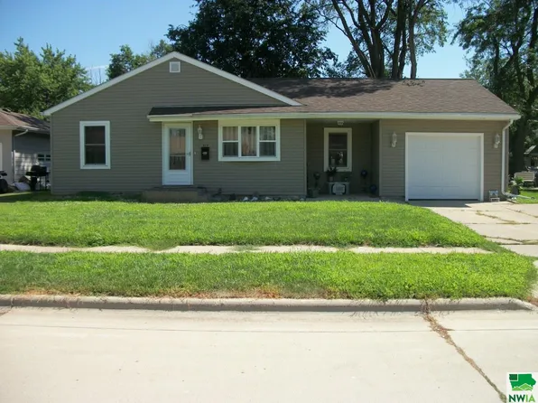 519 Ash St, Cherokee, IA 51012