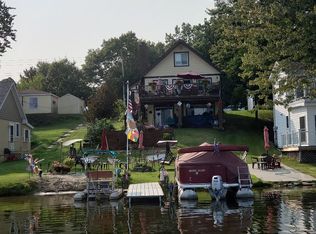 12 Lake Shore Dr, Brooklyn, MI 49230
