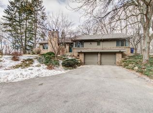 2425 Breton Rd SE, Grand Rapids, MI 49546