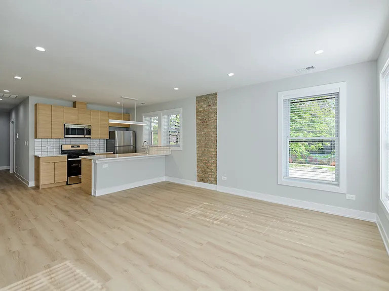 2127 S Marshall Blvd #1 — Photo 5