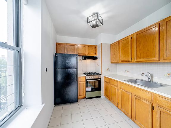 3rd image of 11 Ten Eyck St #5C