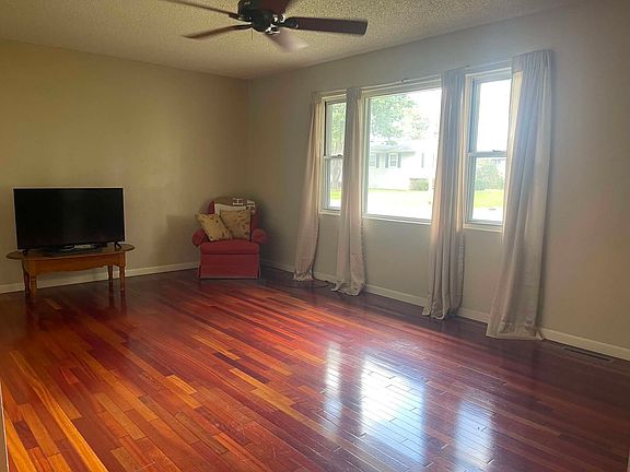 3rd image of 306 Thomas St