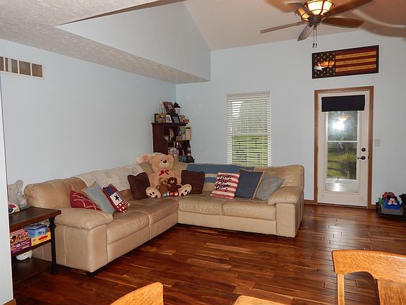 5th image of 3903 Pebble Creek Ln
