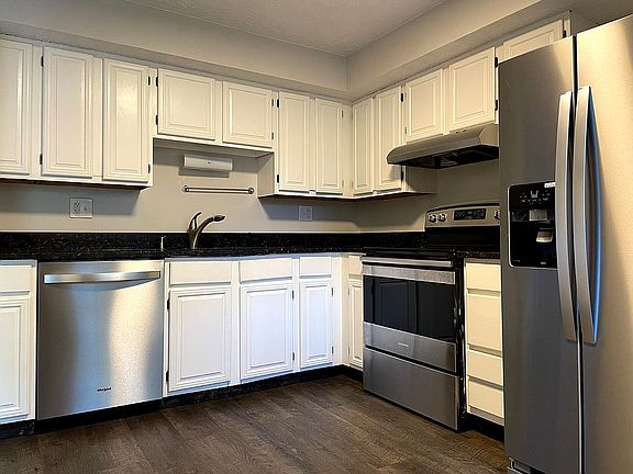 Modern, brand new kitchen