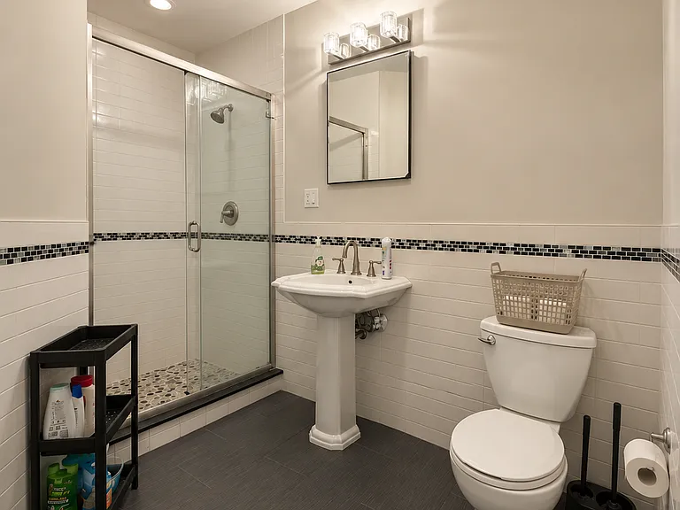 570 Putnam Ave #2 — Photo 13