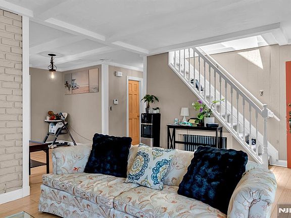5th image of 244 Westville Ave