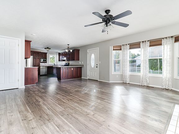 5th image of 2817 Arrowhead Dr