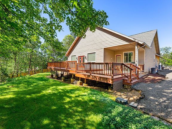 3rd image of 847 Three Pines Rd