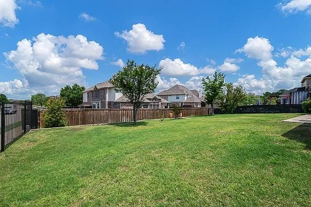 1301 Indian Lake Trl — Photo 25