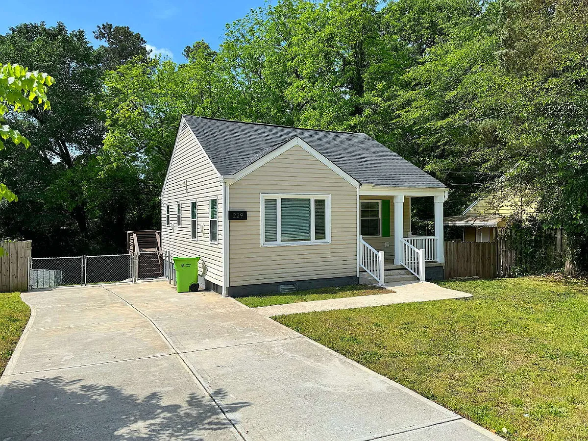 Building Photo - 229 Pecan Rd