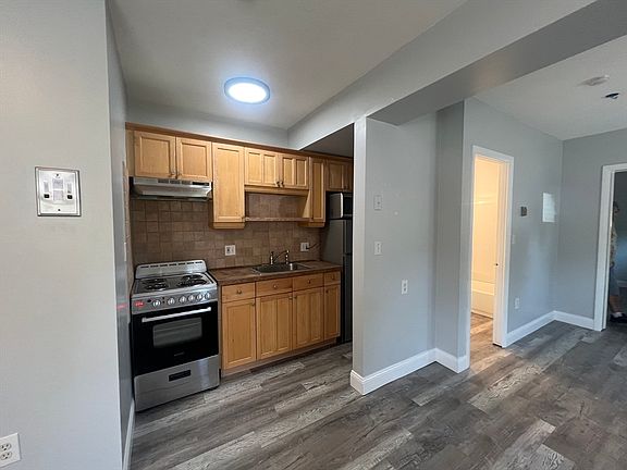 4th image of 84 Summer Ave APT 3