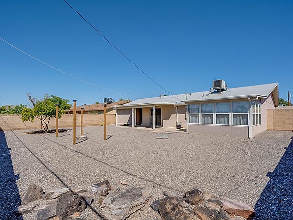 5th image of 3521 E Voltaire Dr
