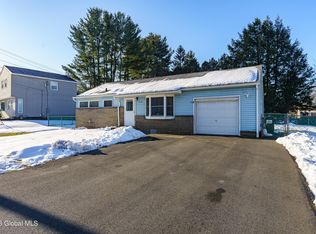 70 Jones Dr, Schenectady, NY 12309