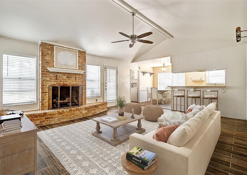 1st image of 9407 Meadowcroft Dr