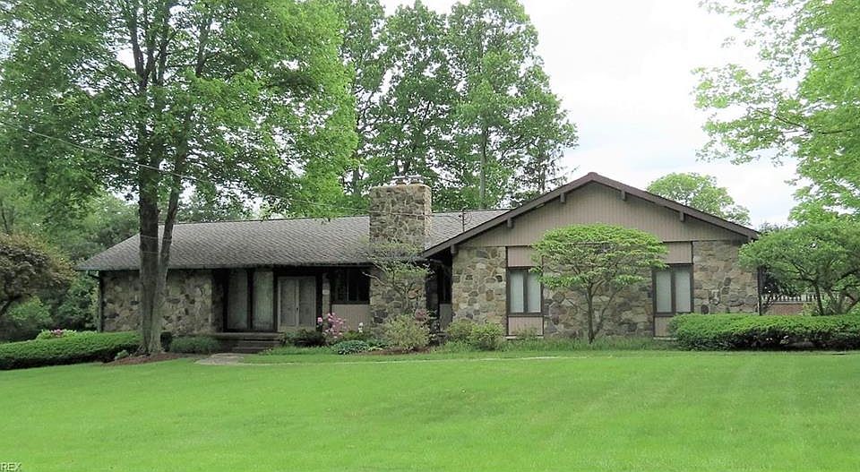 1st image of 180 Country Club Dr SE