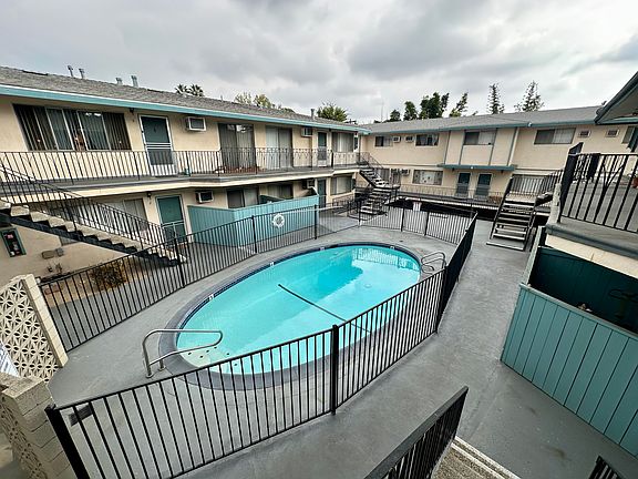 2nd image of 1350 E Washington Blvd APT 10