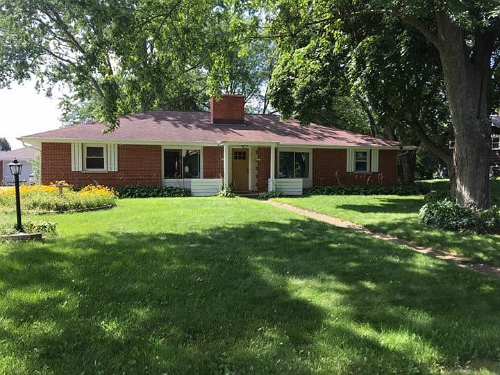 2nd image of 1013 Sunnyslope Dr
