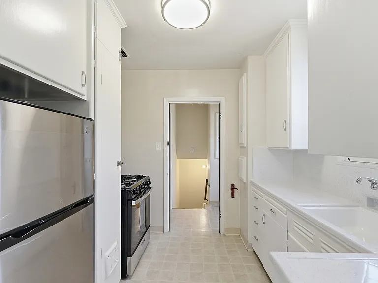855 Main St #6 — Photo 22