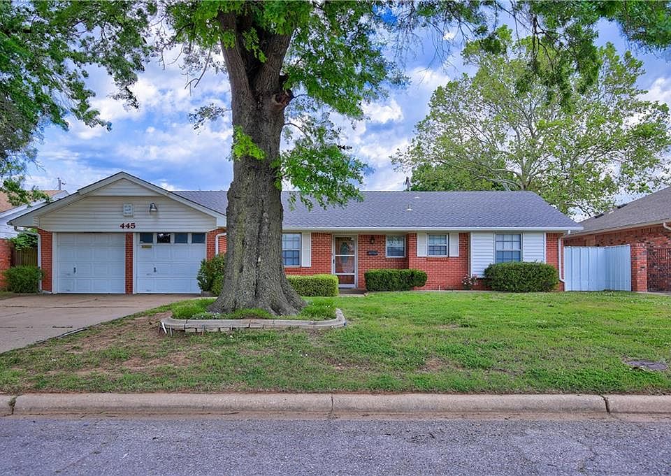 1st image of 445 SW 63rd Pl