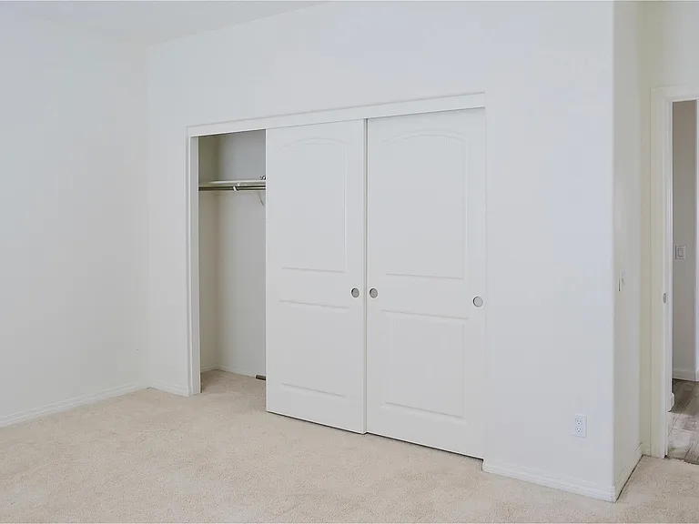 14810 Shelburne Ct — Photo 16