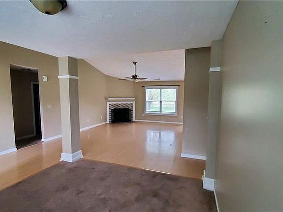 2nd image of 928 Halyard Dr