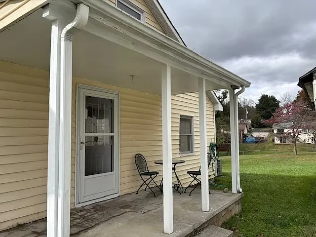 2 bed, 1400 sqft, $1,500 — Photo 2