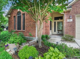 210 Long Cove Dr, Cibolo, TX 78108