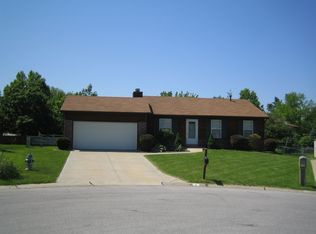 8 Kingston Ct, Saint Peters, MO 63376