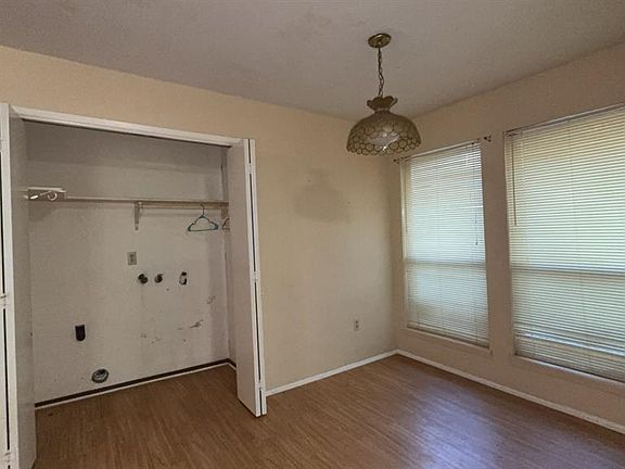5th image of 207 Echo Lane