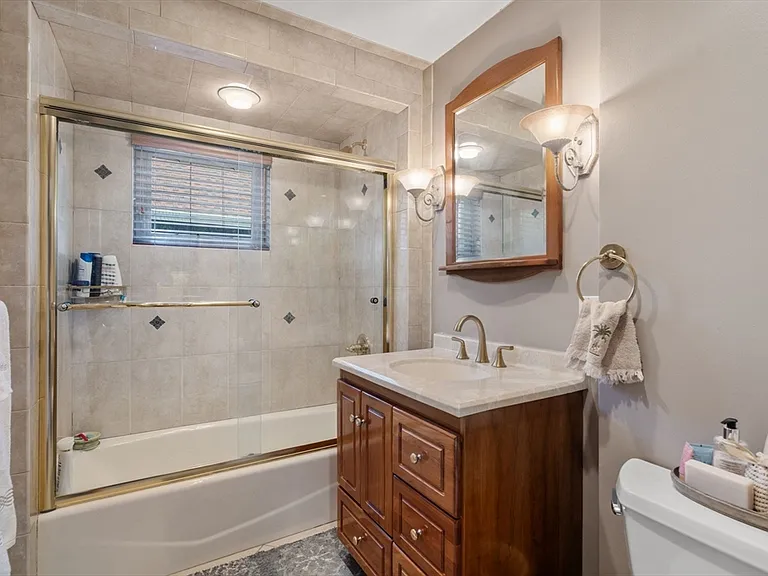 48 Chandler St #48 — Photo 20