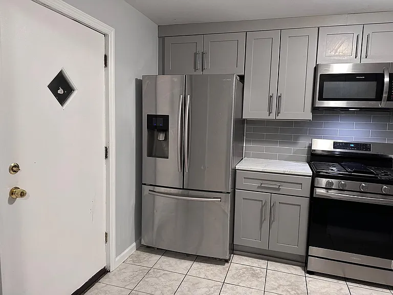 868 Main St — Photo 7
