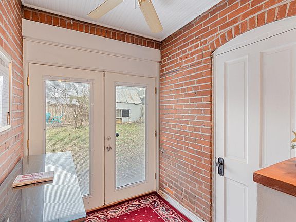5th image of 404 Vine St