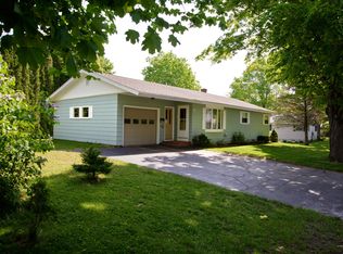 9 Surry Ln, Lewiston, ME 04240