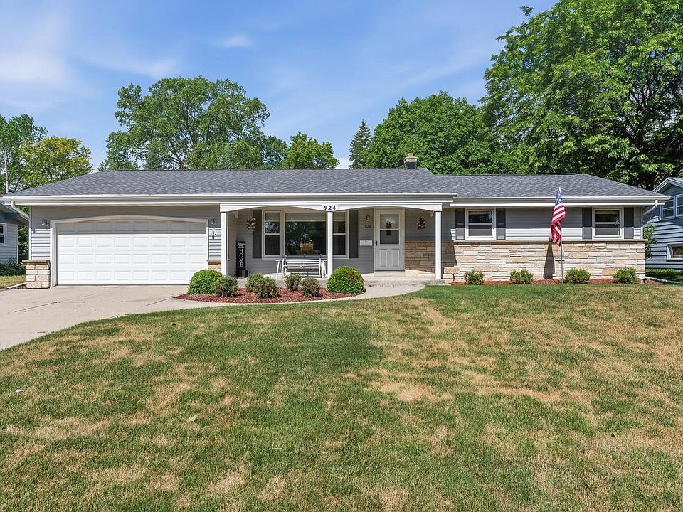 1st image of 924 N 18th AVENUE