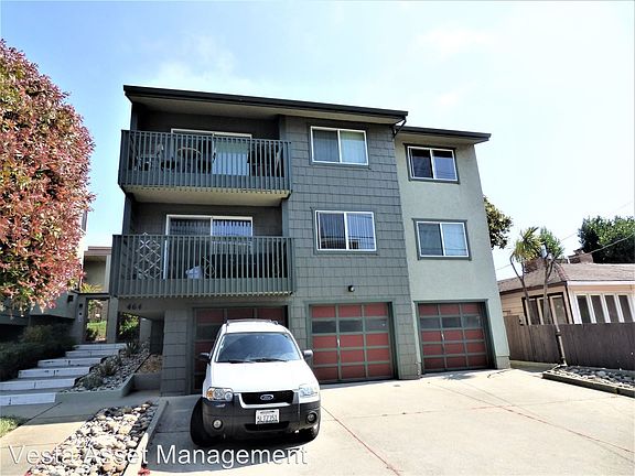 3rd image of 464 Miller Ave APT 13