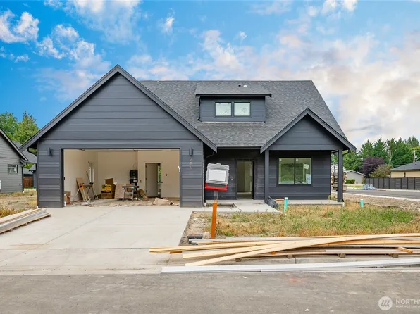 721 E 5th Street, Nooksack, WA 98276