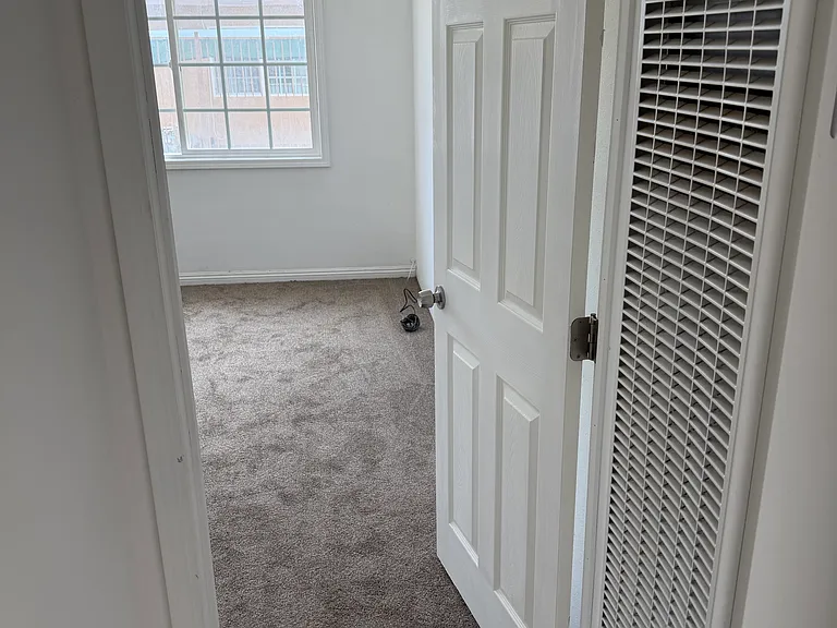 835 E Avenue Q — Photo 11