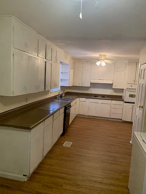 4 bed, 2513 sqft, $2,095 — Photo 3