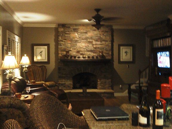 3rd image of 331 Continental Dr